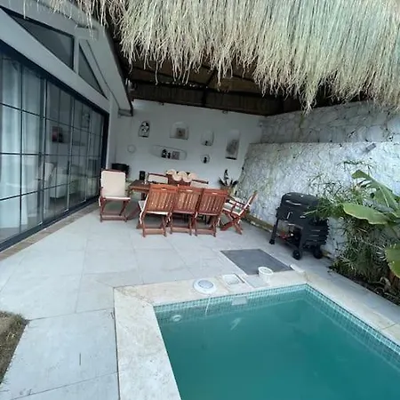 Villa Oezel Havuzlu Kiralik Tas *